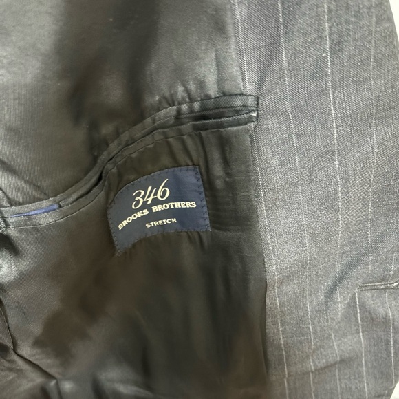 Brooks Brothers Charcoal Pinstripe Suit 40R - Picture 2 of 3
